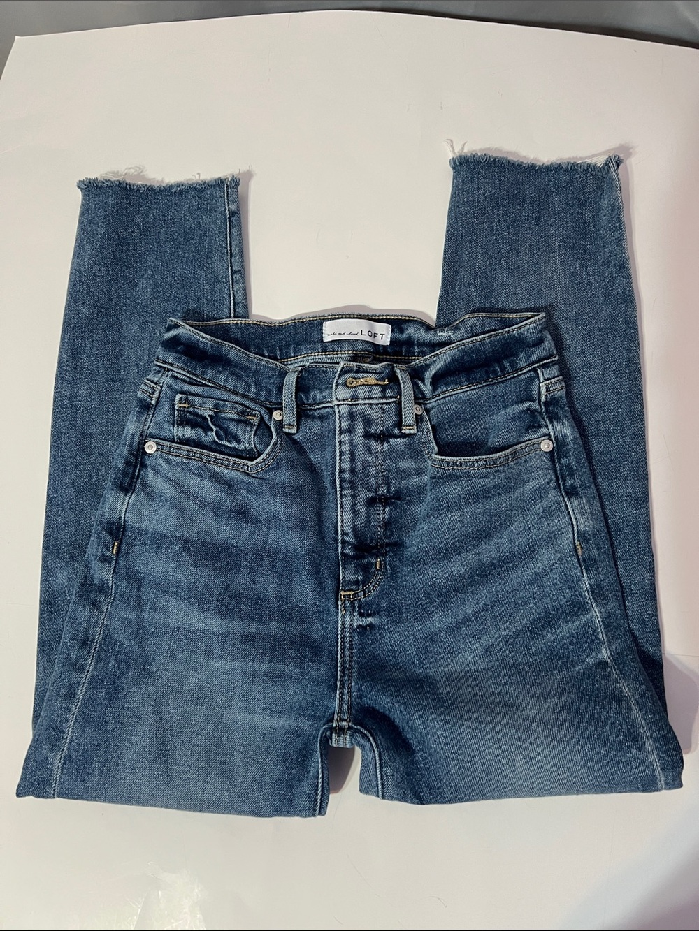 LOFT Women’s Dark Blue High-Rise Ankle Skinny Jeans with Frayed Hem 
Size 00